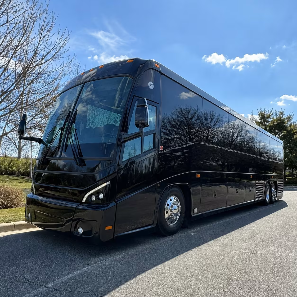 fort leavenworth shuttle buses for military personnel from lawrence